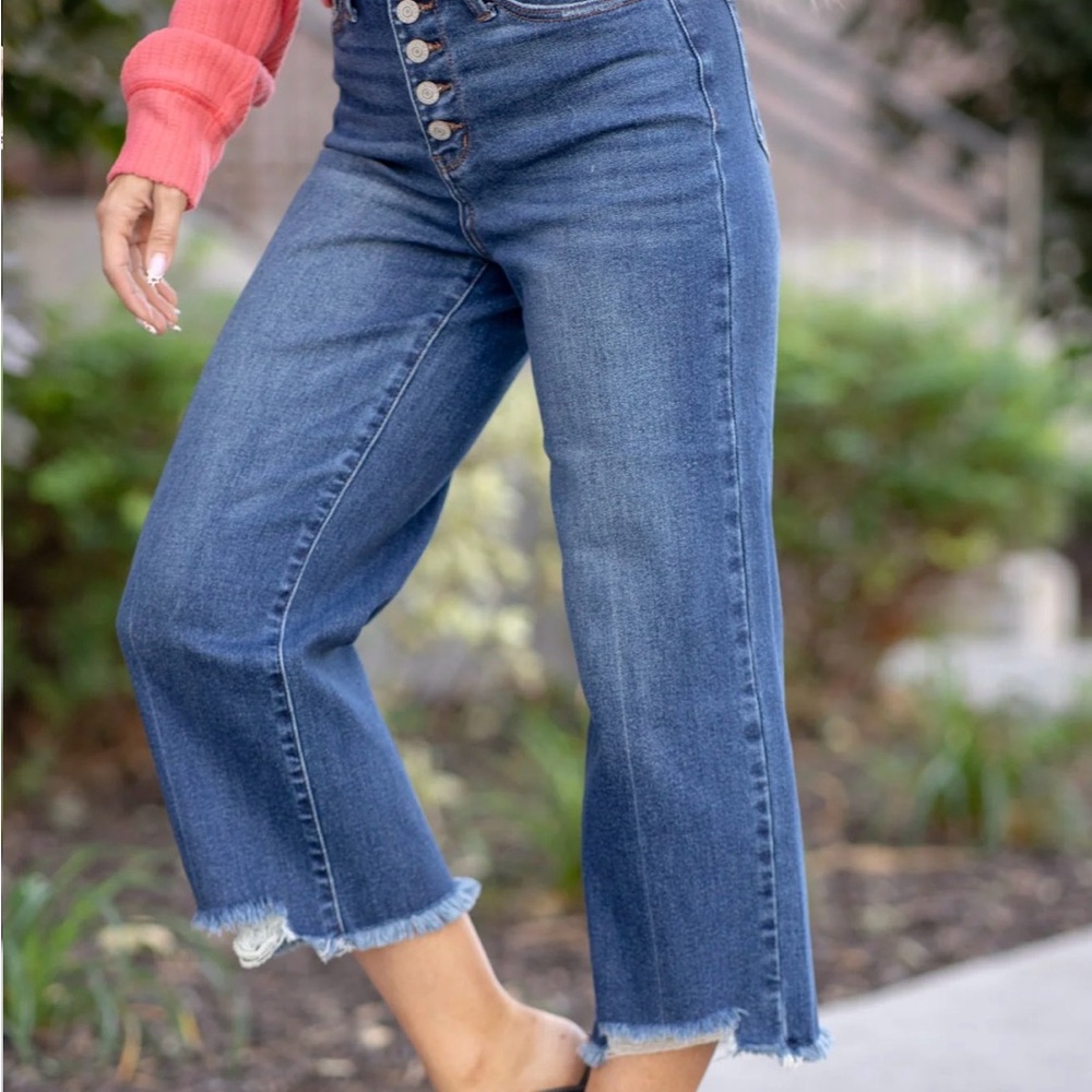 Judy Blue BUTTON FLY CROP WIDE LEG 
Jeans - Picture 7 of 9
